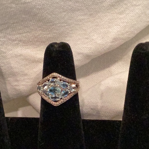Topaz ring - Picture 1 of 4